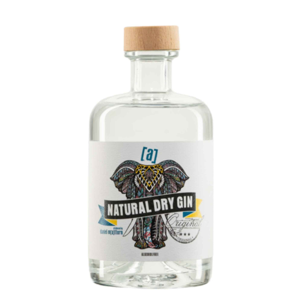 Flasche Daniel Mattern Natural Dry Gin mit stilvollem Etikett
