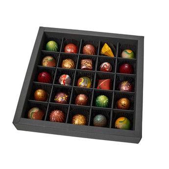 25 verschiedene Pralinen in edler Maasz Schokolade Box, bunt gemischt und handgefertigt
