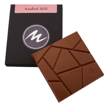 Asuboi Karamellschokolade von Maasz, Vollmilchtafel mit goldbraunem Karamellton