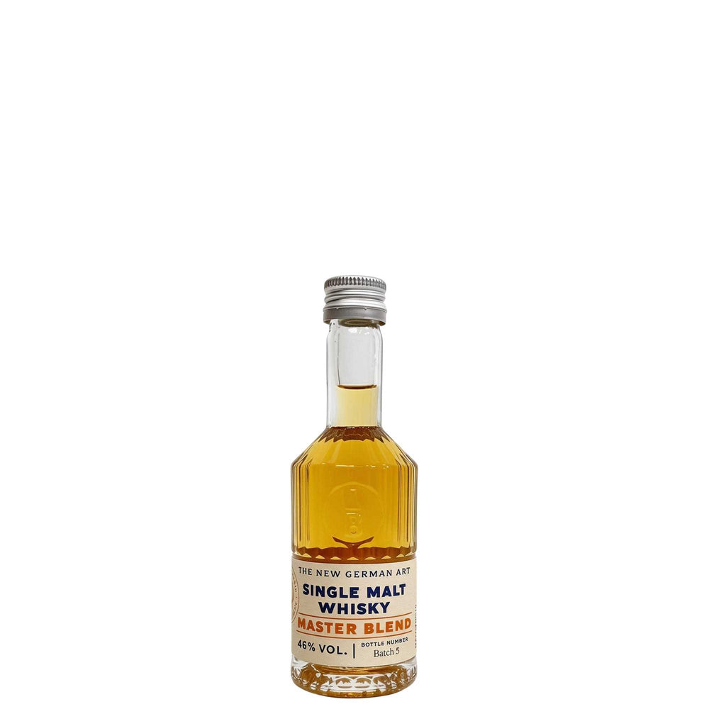 Betz Single Malt Whisky Master Blend - bernsteinfarbener Whisky in Mini Flasche und elegantem Etikett.