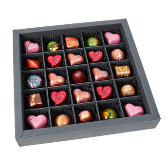 Von Herzen Pralinenbox mit handgefertigten Herzpralinen in hochwertiger Geschenkverpackung