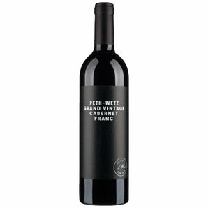 Cabernet Franc Grand Vintage von Peth-Wetz - kraftvoller, eleganter Rotwein in dunkler Flasche