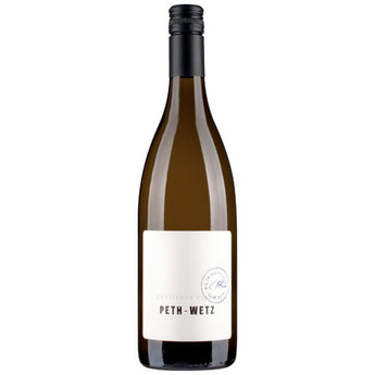 Flasche Sauvignon Blanc von Peth-Wetz – frischer Weißwein mit exotischer Note