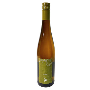 Riesling vom Weingut Poss - elegante Weißweinflasche