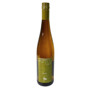 Riesling vom Weingut Poss - elegante Weißweinflasche