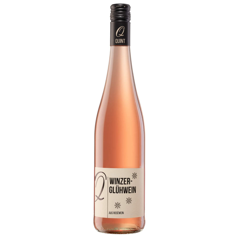 Winzer-Glühwein rosé „Ein Wintermärchen“ vom Weingut Quint in klarer Flasche mit schlichtem Etikett.