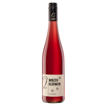 Winzer-Glühwein rot „Ein Wintermärchen“ vom Weingut Quint in klarer Flasche mit schlichtem Etikett.