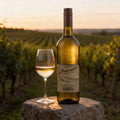 Flasche Müller-Thurgau Löss vom Weingut Höfflin in den Weinbergen