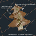 Tafel aus Vollmilchschokolade in festlicher Tannenform mit weihnachtlichem Design