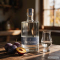 Brennlust Zwetschgenbrand - klare Fruchtspirituose aus Hauszwetschgen in eleganter Flasche.
